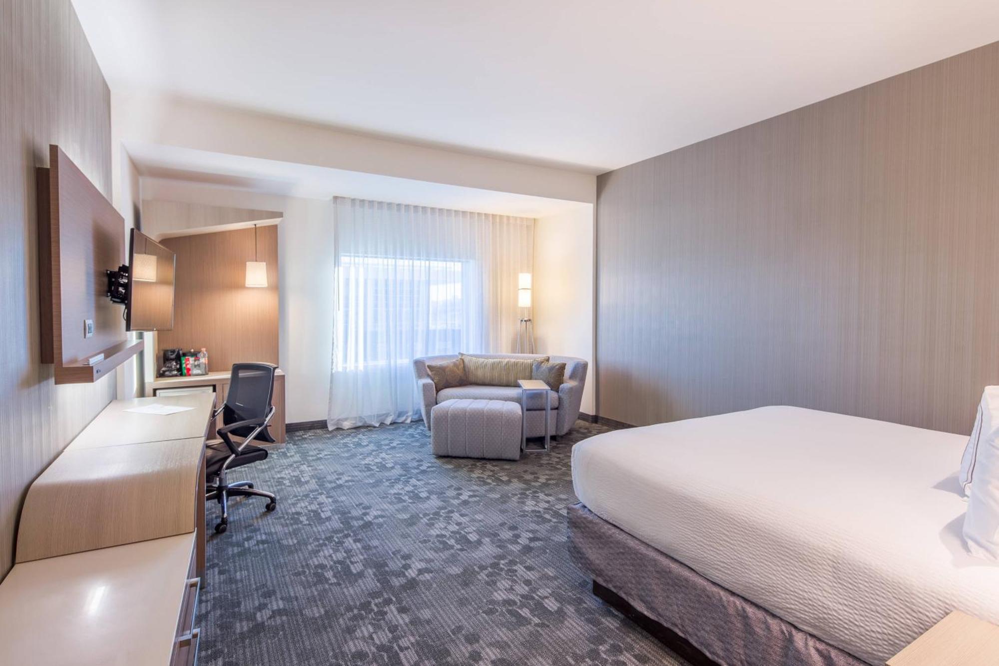 Hotel Courtyard By Marriott Chihuahua Extérieur photo