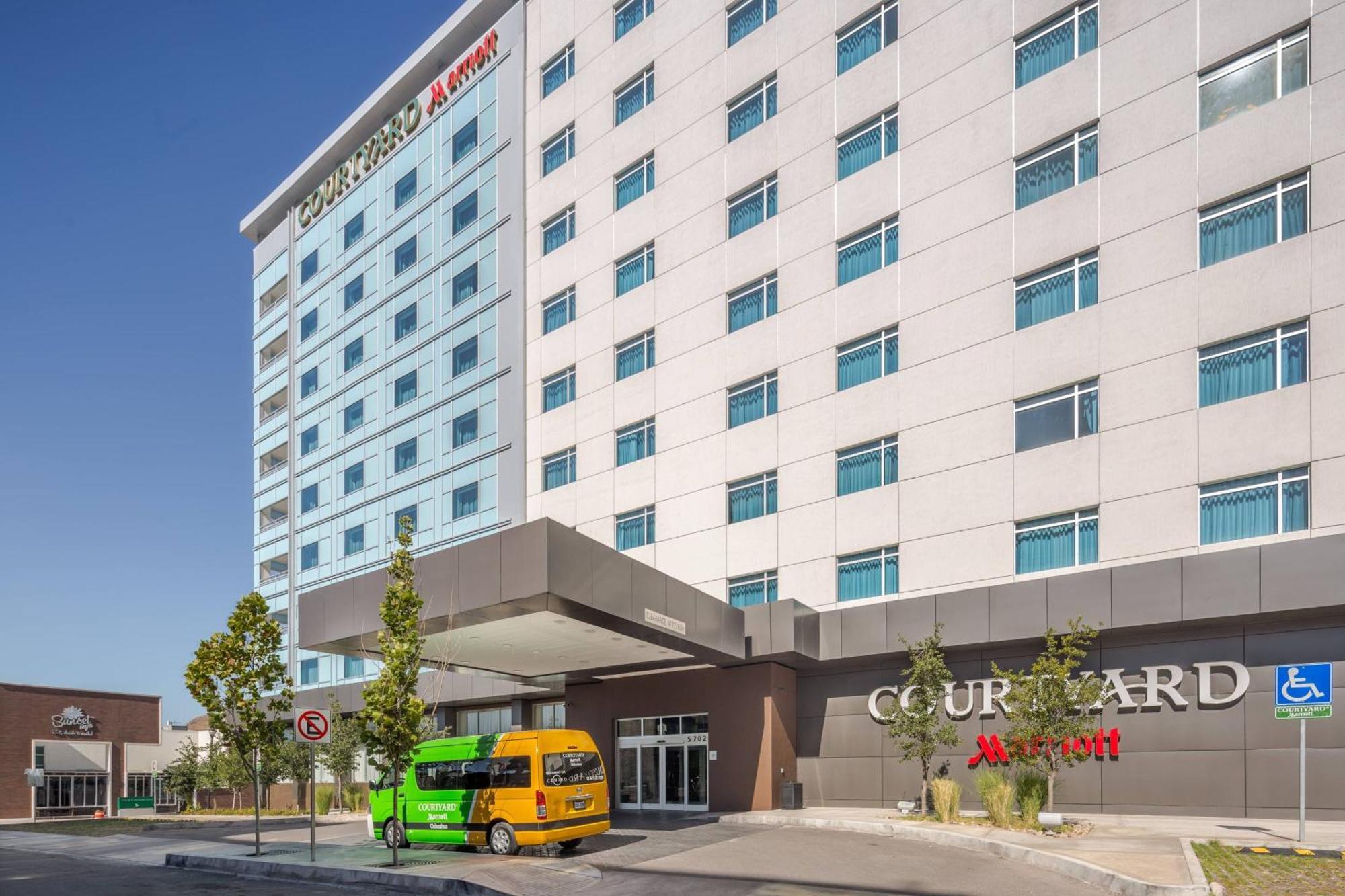 Hotel Courtyard By Marriott Chihuahua Extérieur photo