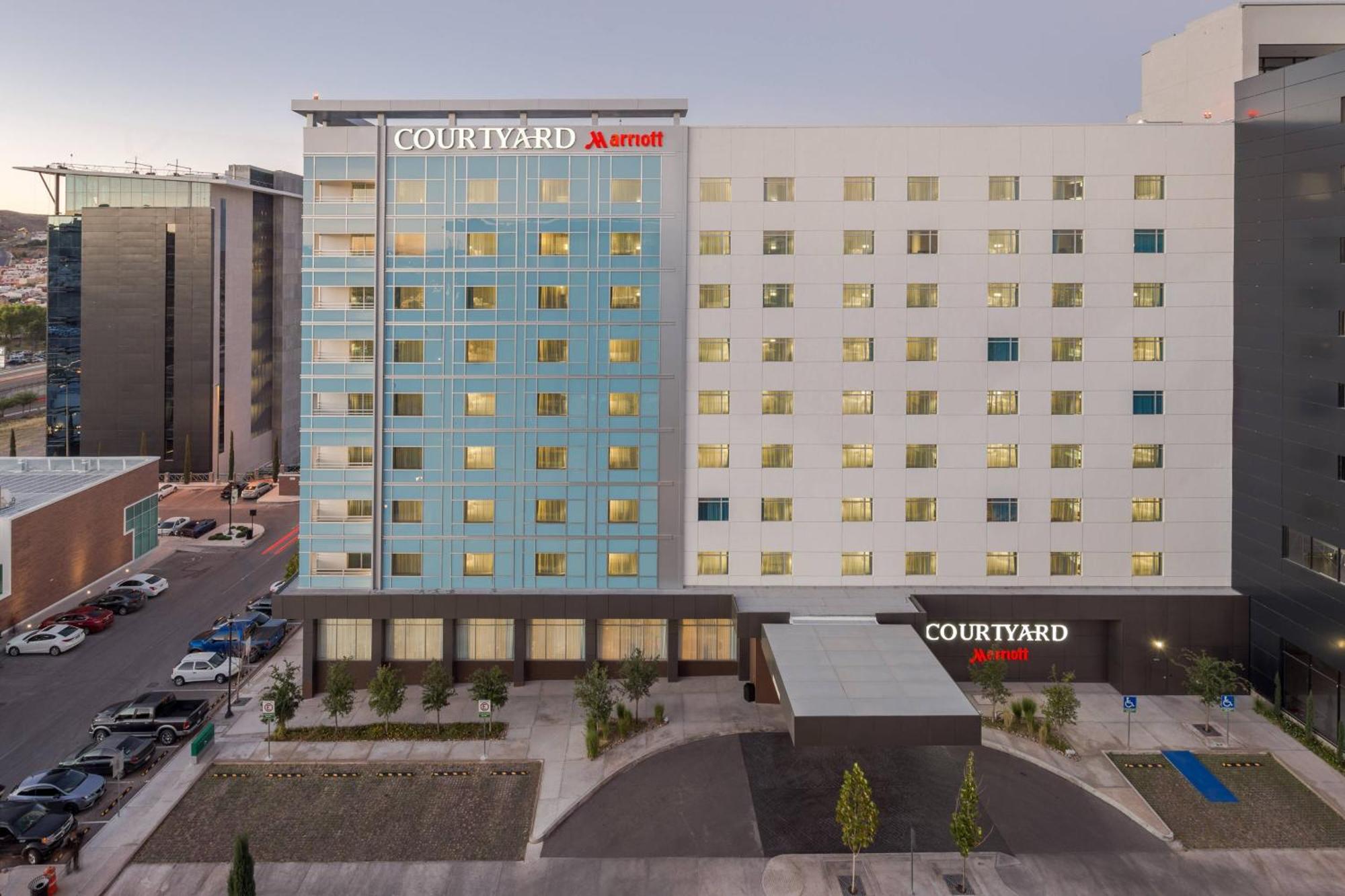 Hotel Courtyard By Marriott Chihuahua Extérieur photo